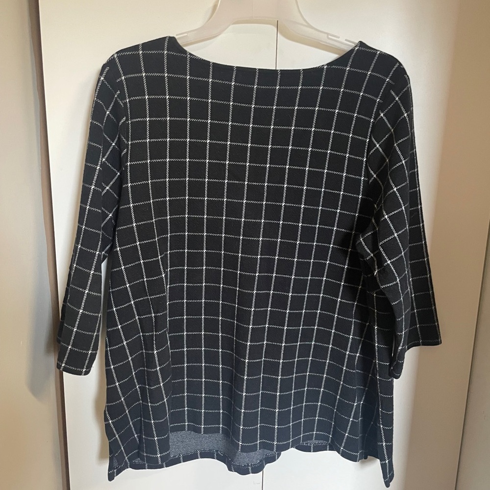 Bundle (2) Coldwater Creek Women's Textured Tunics in Blue and Black - Picture 10 of 11